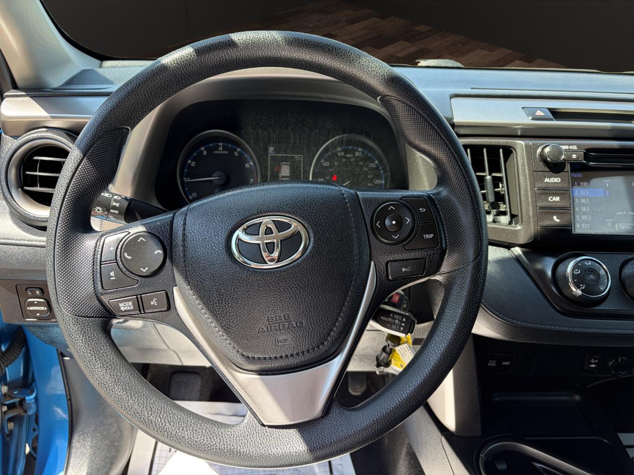 Toyota RAV4 LE AWD (Natl) 2018