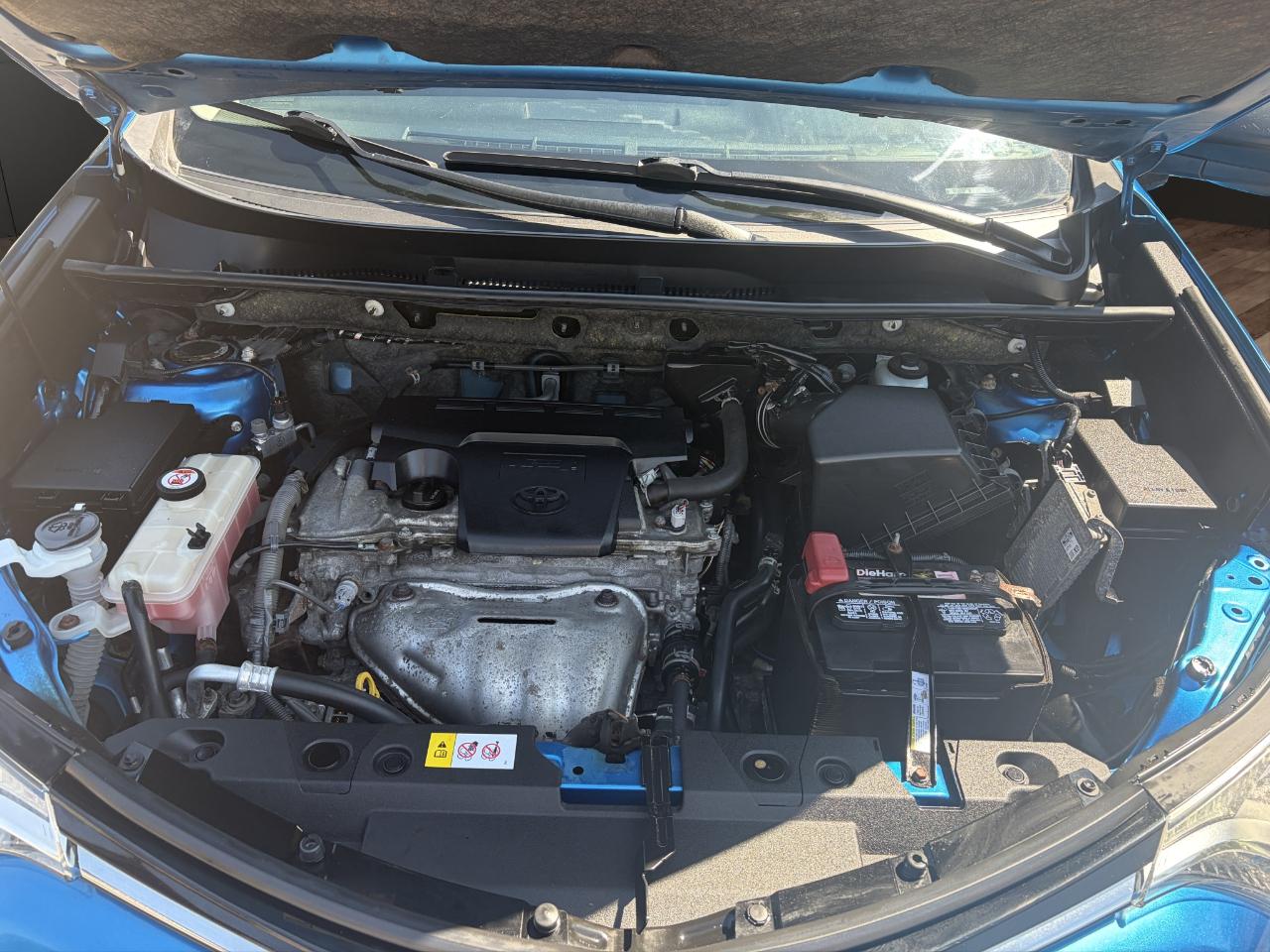 Toyota RAV4 LE AWD (Natl) 2018