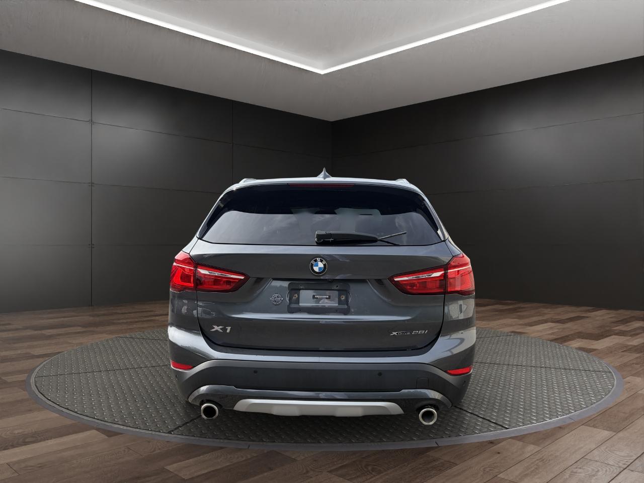 BMW X1 xDrive28i Sports Activity Vehicle 2021