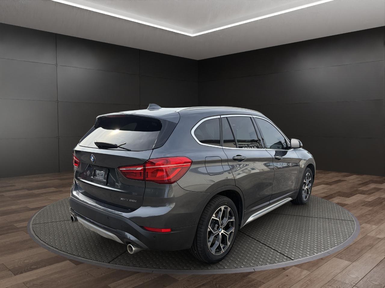 BMW X1 xDrive28i Sports Activity Vehicle 2021