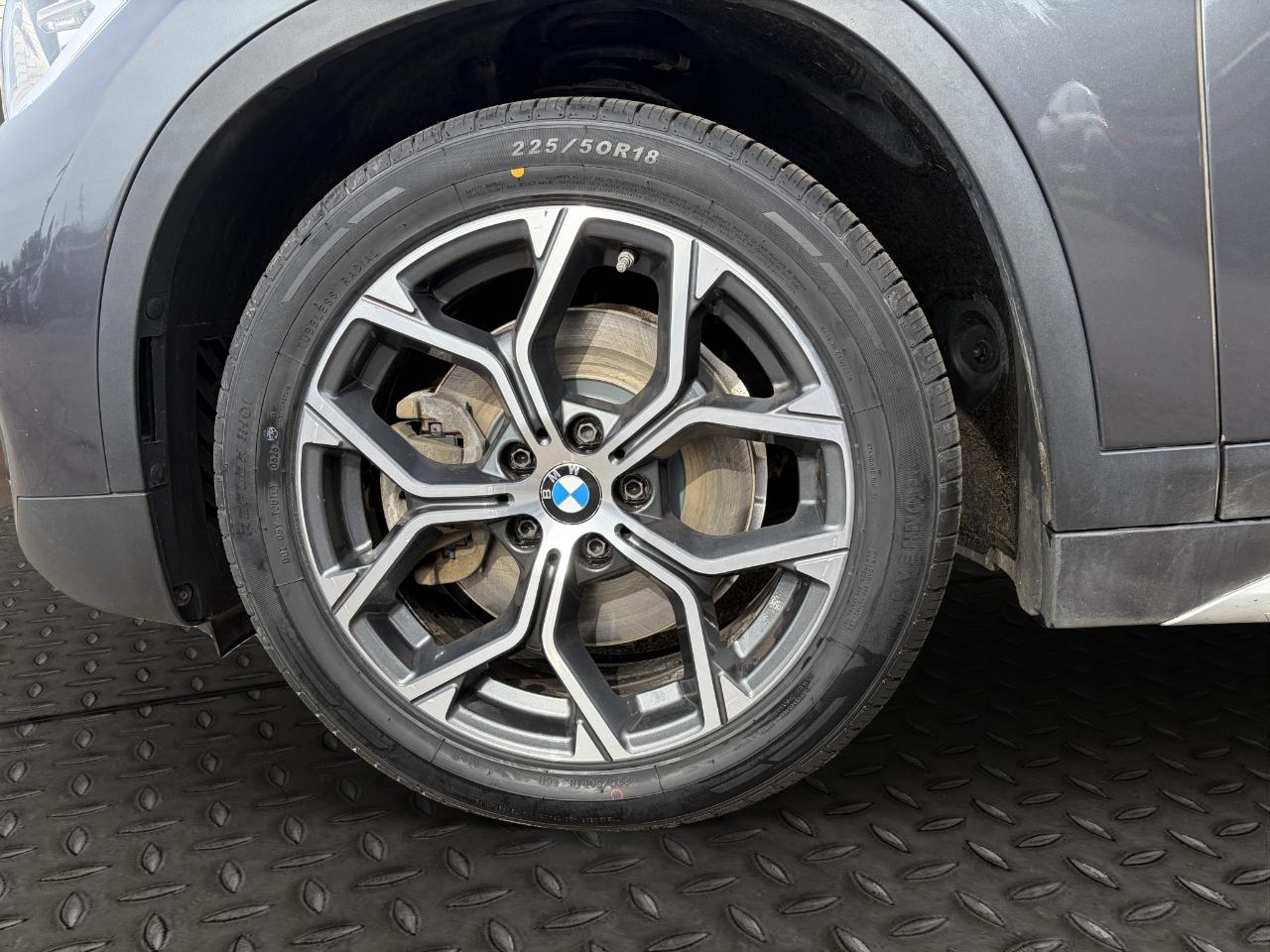 BMW X1 xDrive28i Sports Activity Vehicle 2021