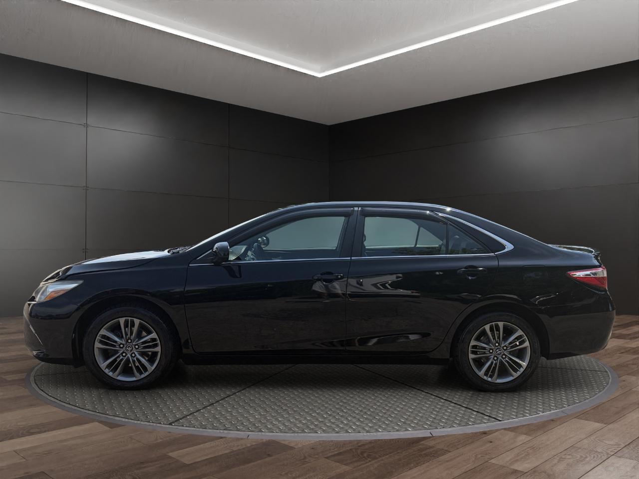 Toyota Camry XLE Auto (Natl) 2017