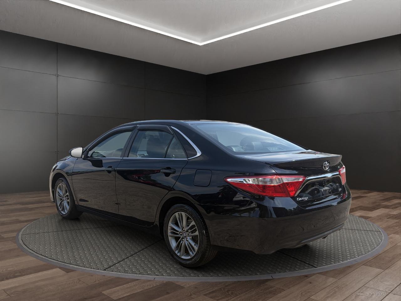 Toyota Camry XLE Auto (Natl) 2017