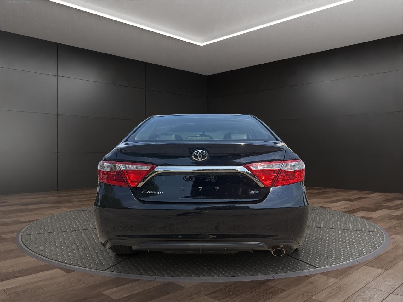 Toyota Camry XLE Auto (Natl) 2017