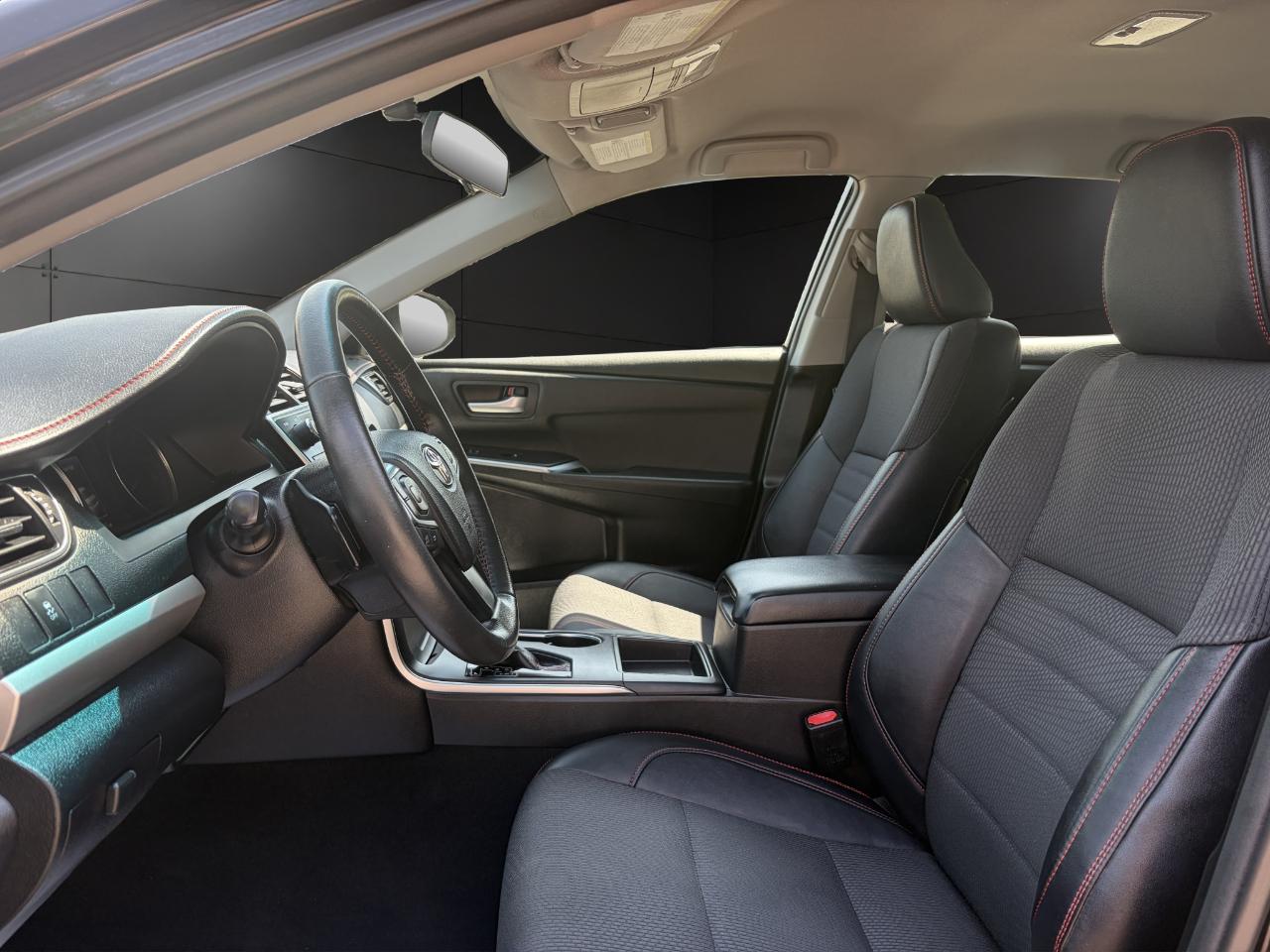 Toyota Camry XLE Auto (Natl) 2017