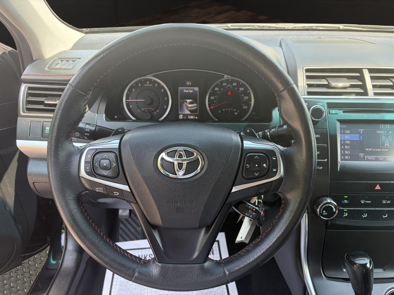 Toyota Camry XLE Auto (Natl) 2017