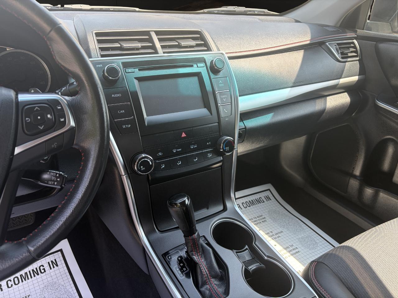 Toyota Camry XLE Auto (Natl) 2017