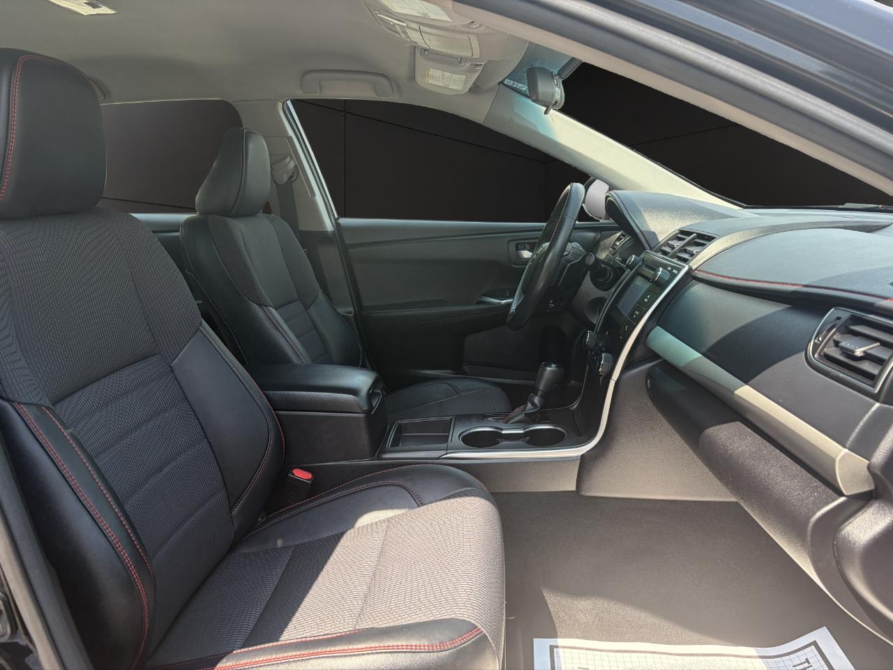 Toyota Camry XLE Auto (Natl) 2017