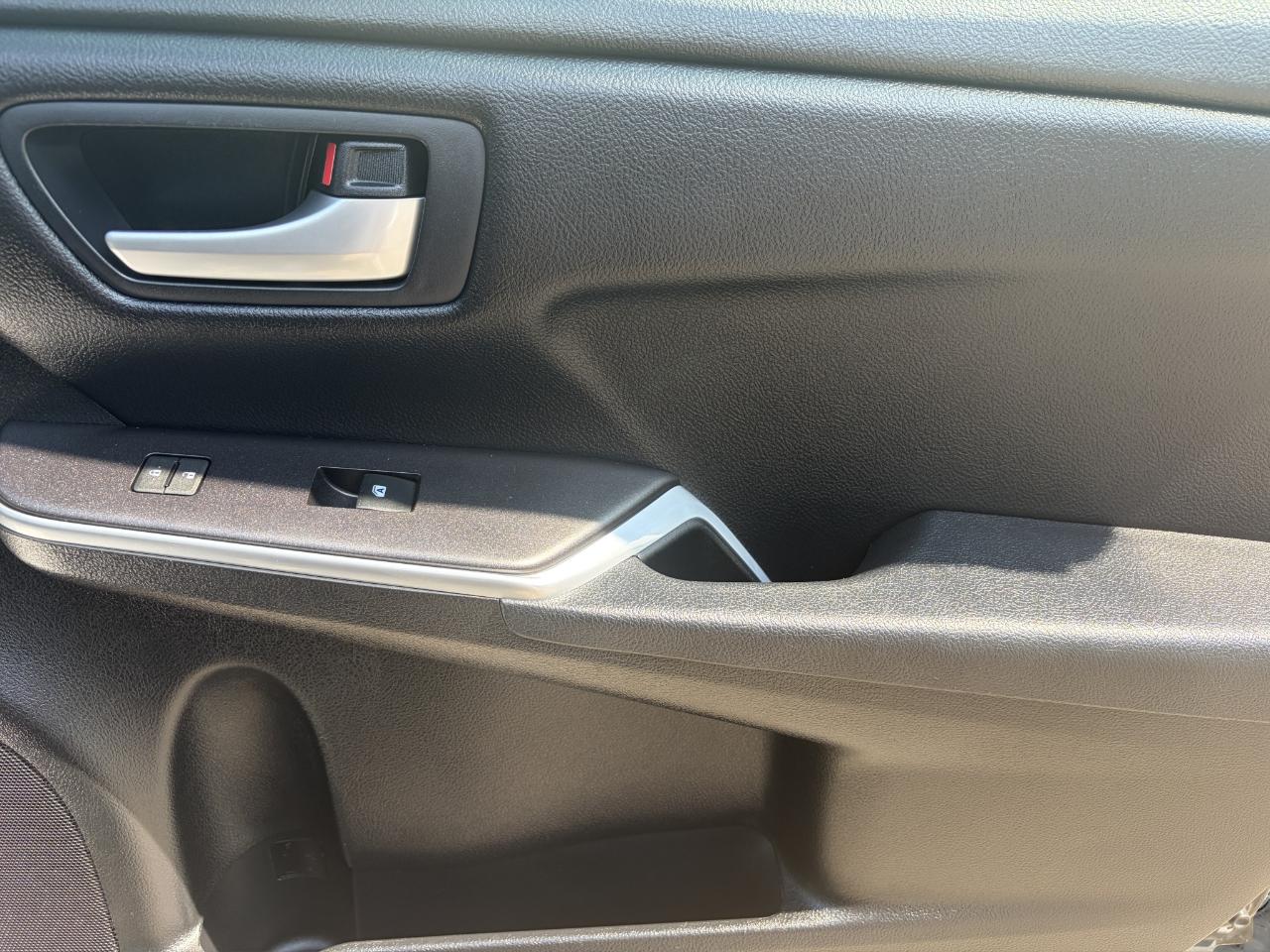 Toyota Camry XLE Auto (Natl) 2017
