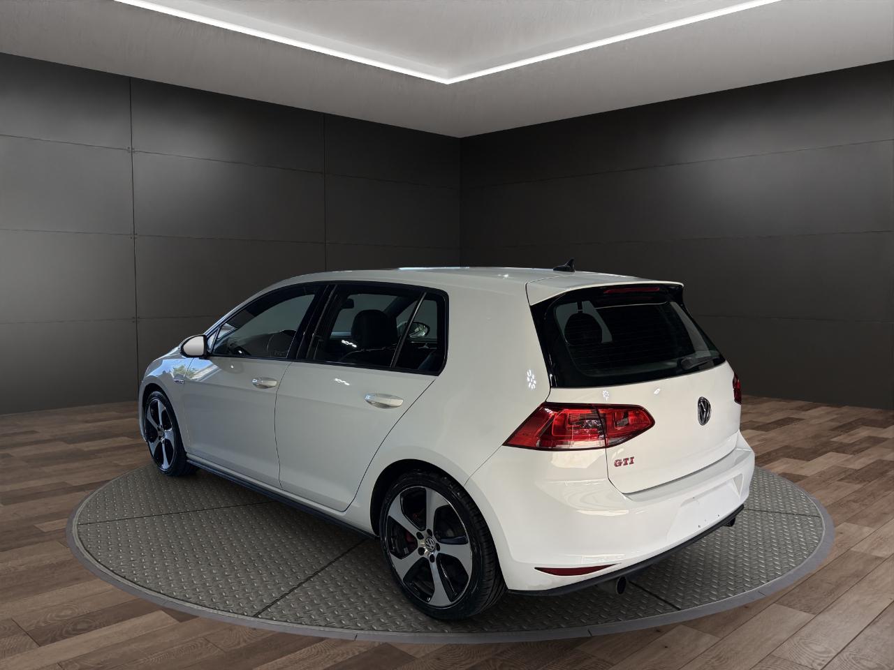Volkswagen Golf GTI 2.0T 4-Door Autobahn DSG 2017