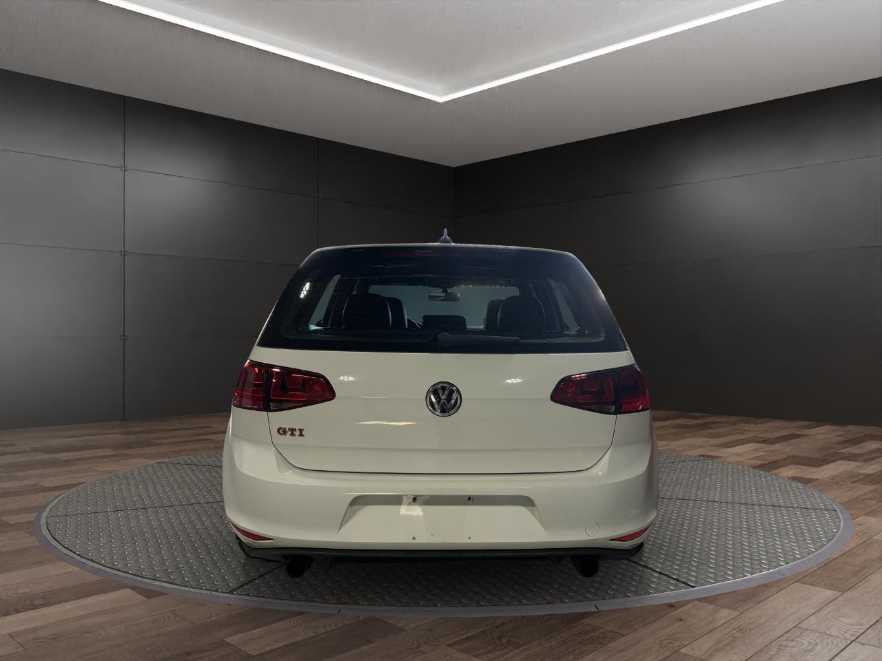 Volkswagen Golf GTI 2.0T 4-Door Autobahn DSG 2017