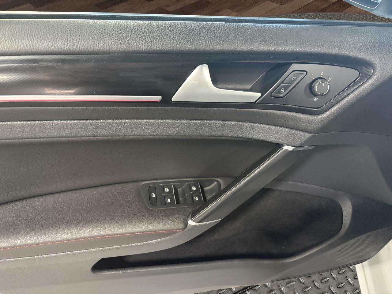 Volkswagen Golf GTI 2.0T 4-Door Autobahn DSG 2017
