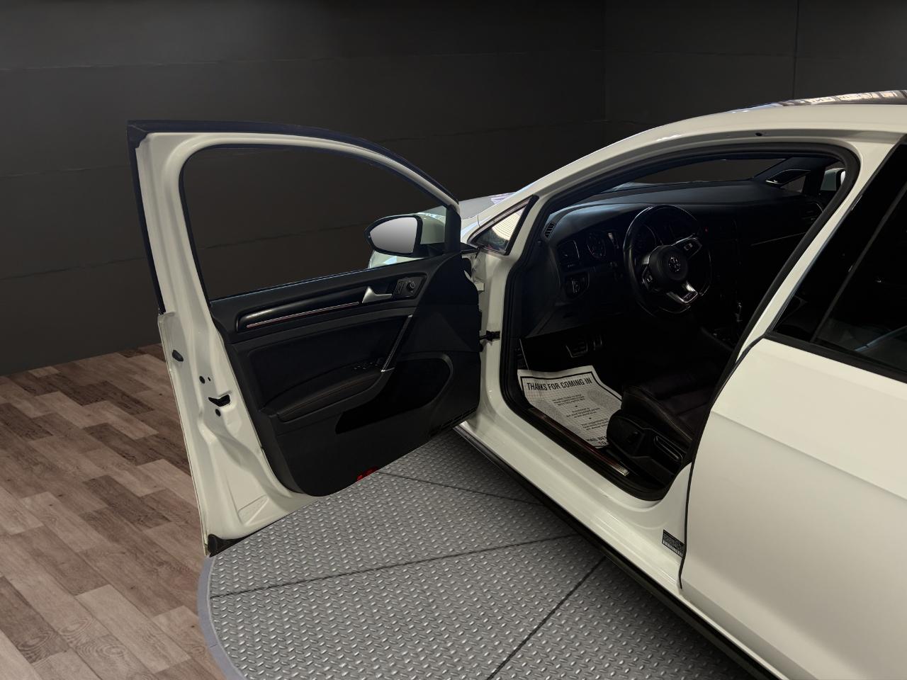 Volkswagen Golf GTI 2.0T 4-Door Autobahn DSG 2017