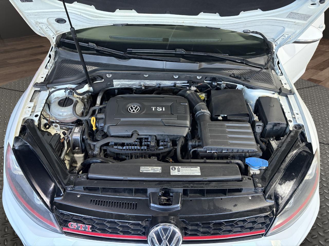 Volkswagen Golf GTI 2.0T 4-Door Autobahn DSG 2017