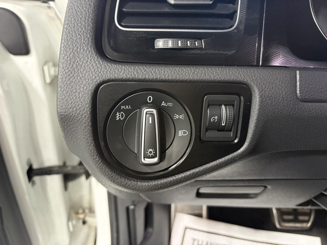 Volkswagen Golf GTI 2.0T 4-Door Autobahn DSG 2017