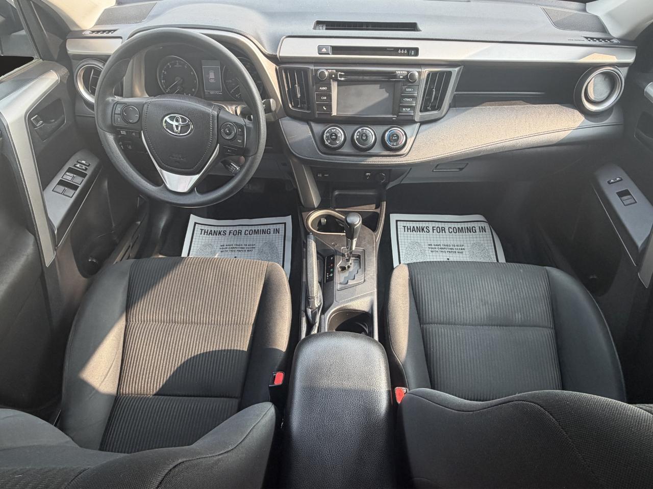 Toyota RAV4 LE AWD (Natl) 2017