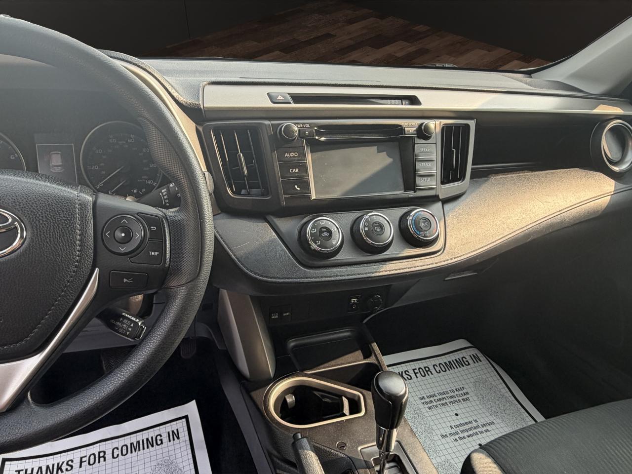 Toyota RAV4 LE AWD (Natl) 2017