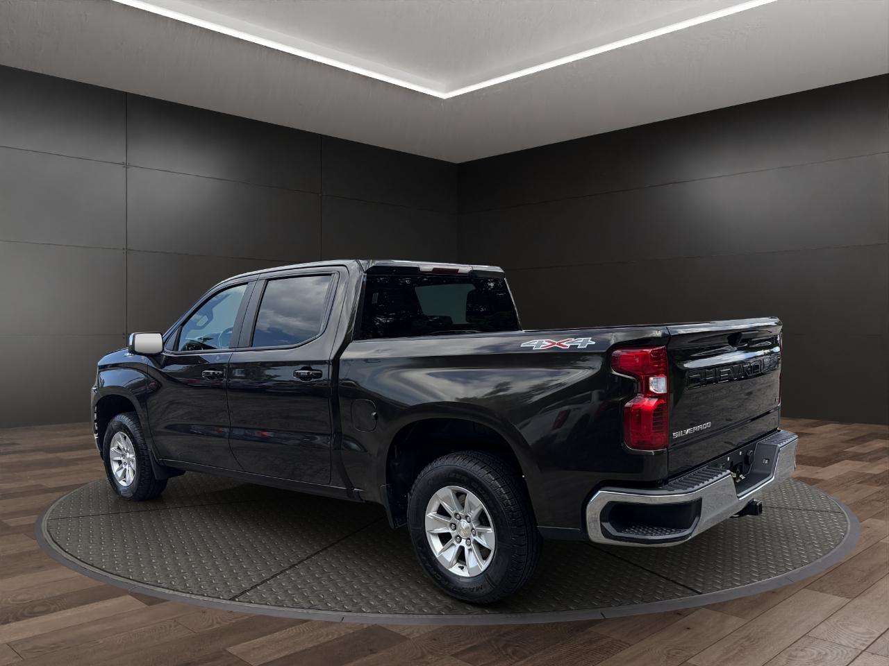 Chevrolet Silverado 1500 4WD Crew Cab 147" LT 2020