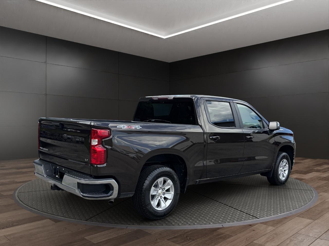 Chevrolet Silverado 1500 4WD Crew Cab 147" LT 2020