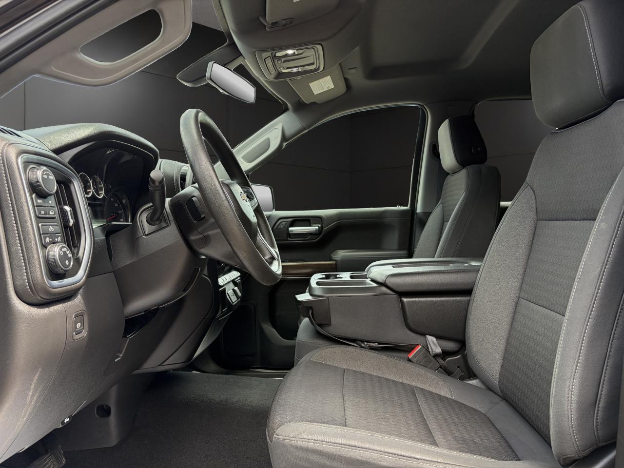 Chevrolet Silverado 1500 4WD Crew Cab 147" LT 2020