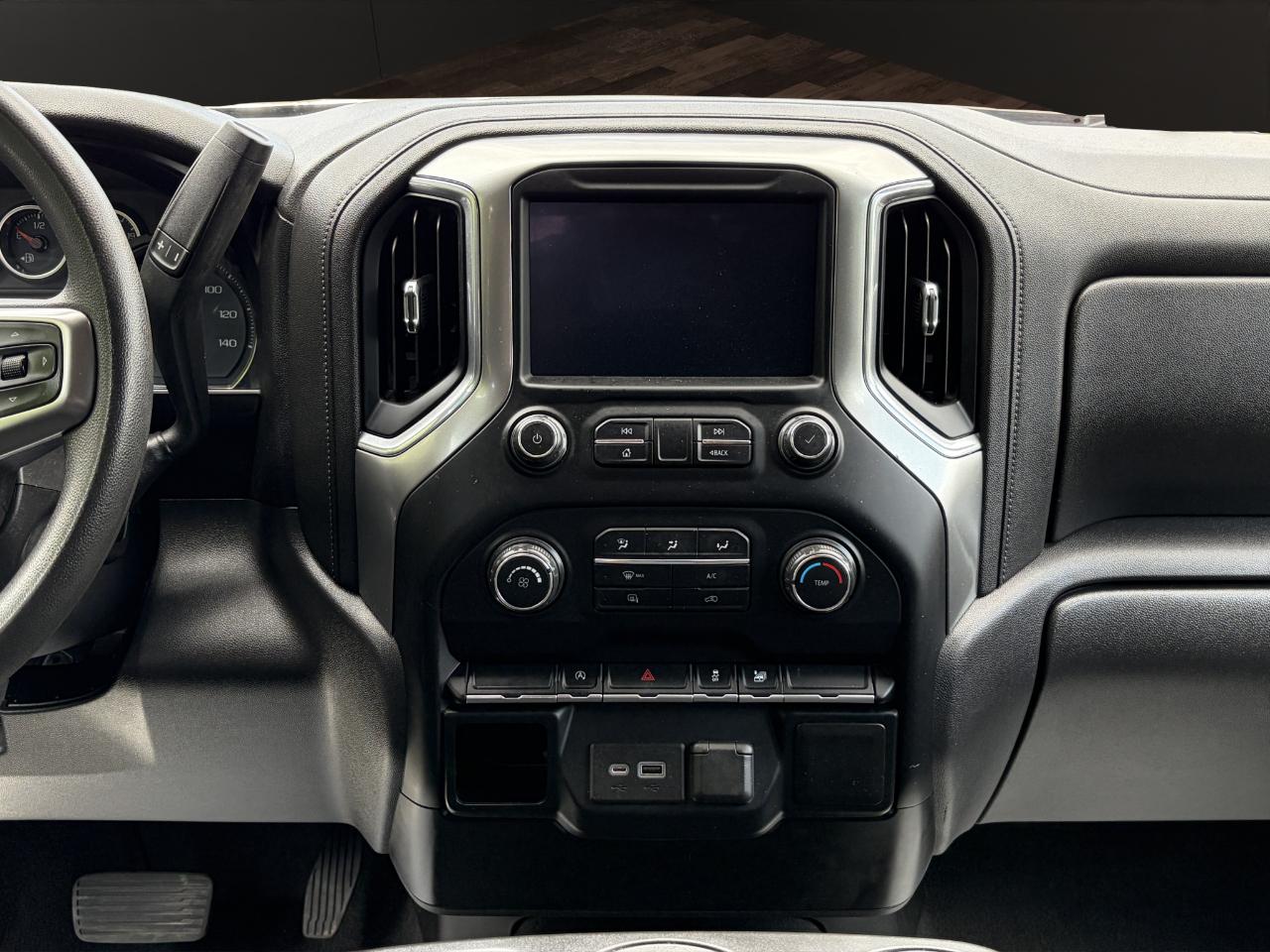 Chevrolet Silverado 1500 4WD Crew Cab 147" LT 2020