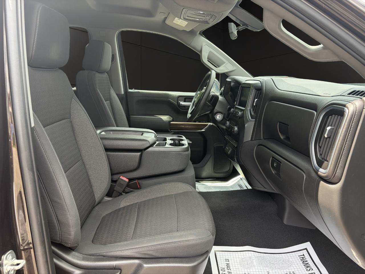 Chevrolet Silverado 1500 4WD Crew Cab 147" LT 2020