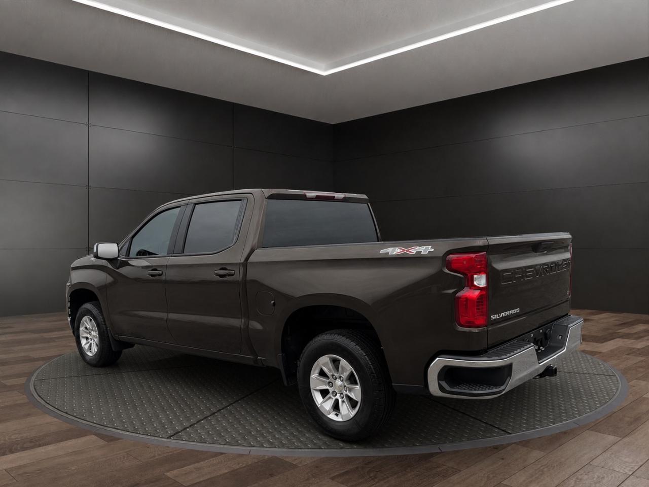Chevrolet Silverado 1500 4WD Crew Cab 147" LT 2020