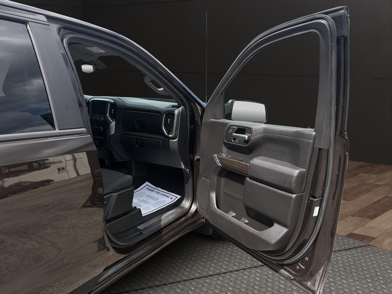 Chevrolet Silverado 1500 4WD Crew Cab 147" LT 2020