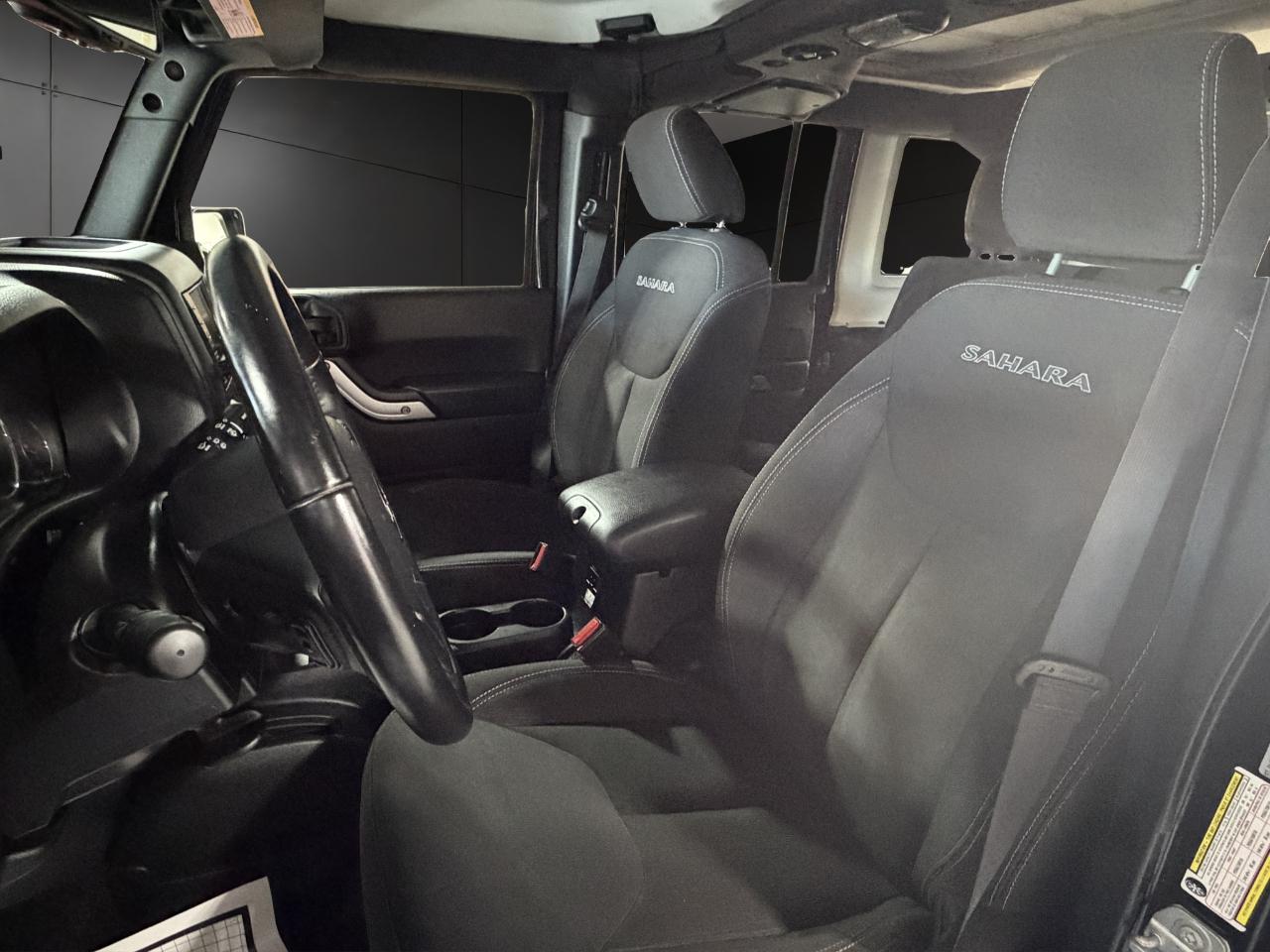 Jeep Wrangler Unlimited 4WD 4dr Sahara 2017