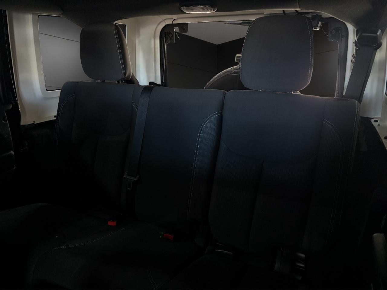 Jeep Wrangler Unlimited 4WD 4dr Sahara 2017