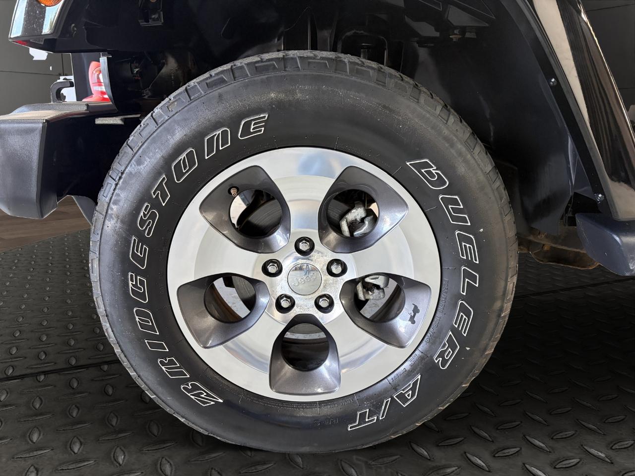 Jeep Wrangler Unlimited 4WD 4dr Sahara 2017