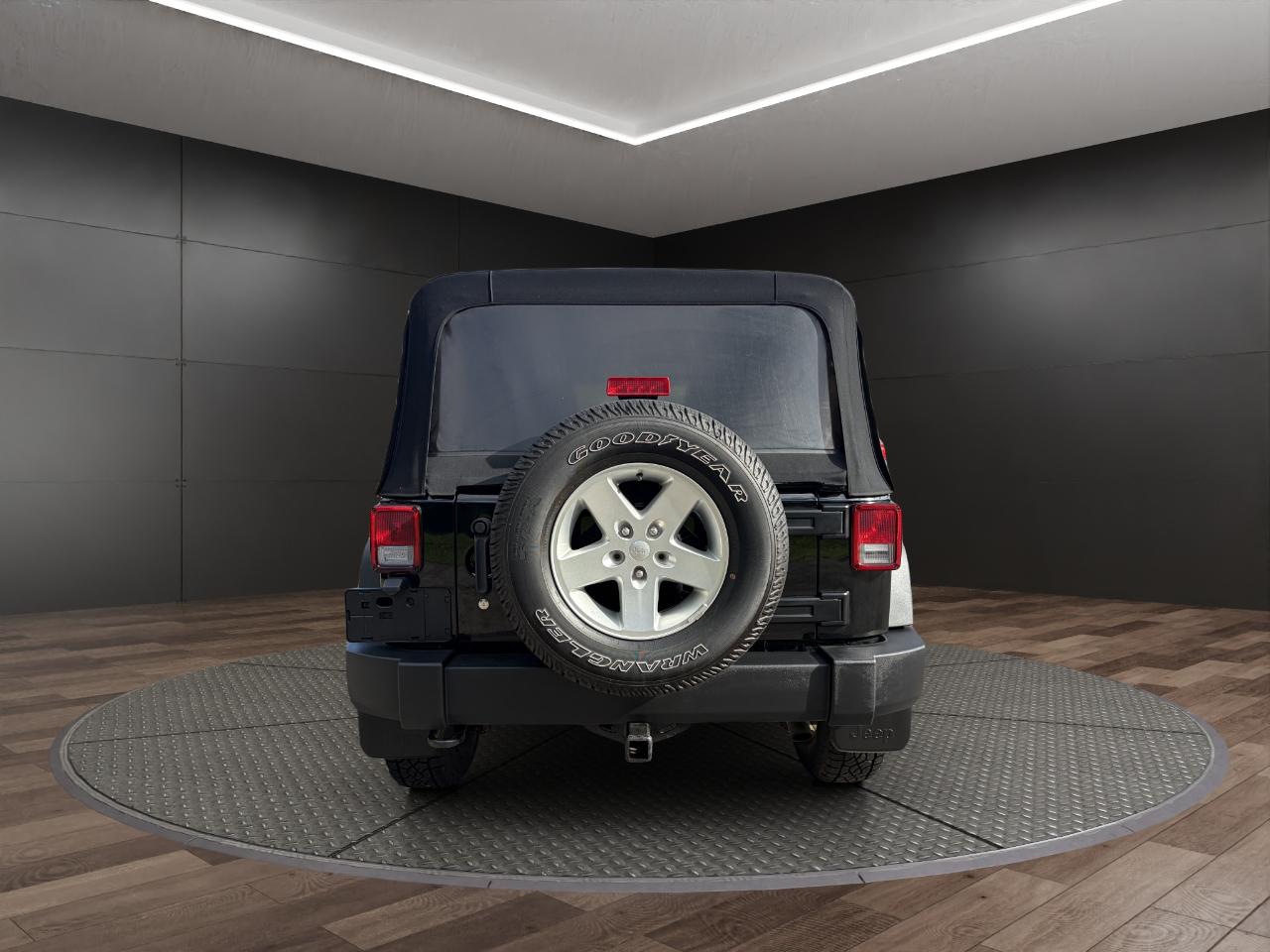 Jeep Wrangler Unlimited 4WD 4dr Sport 2016