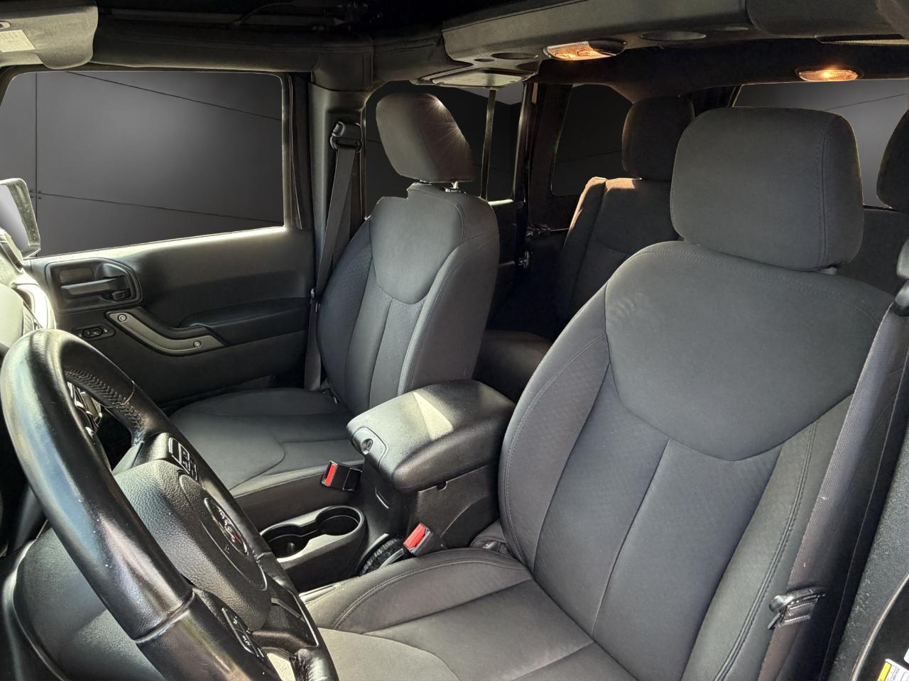 Jeep Wrangler Unlimited 4WD 4dr Sport 2016