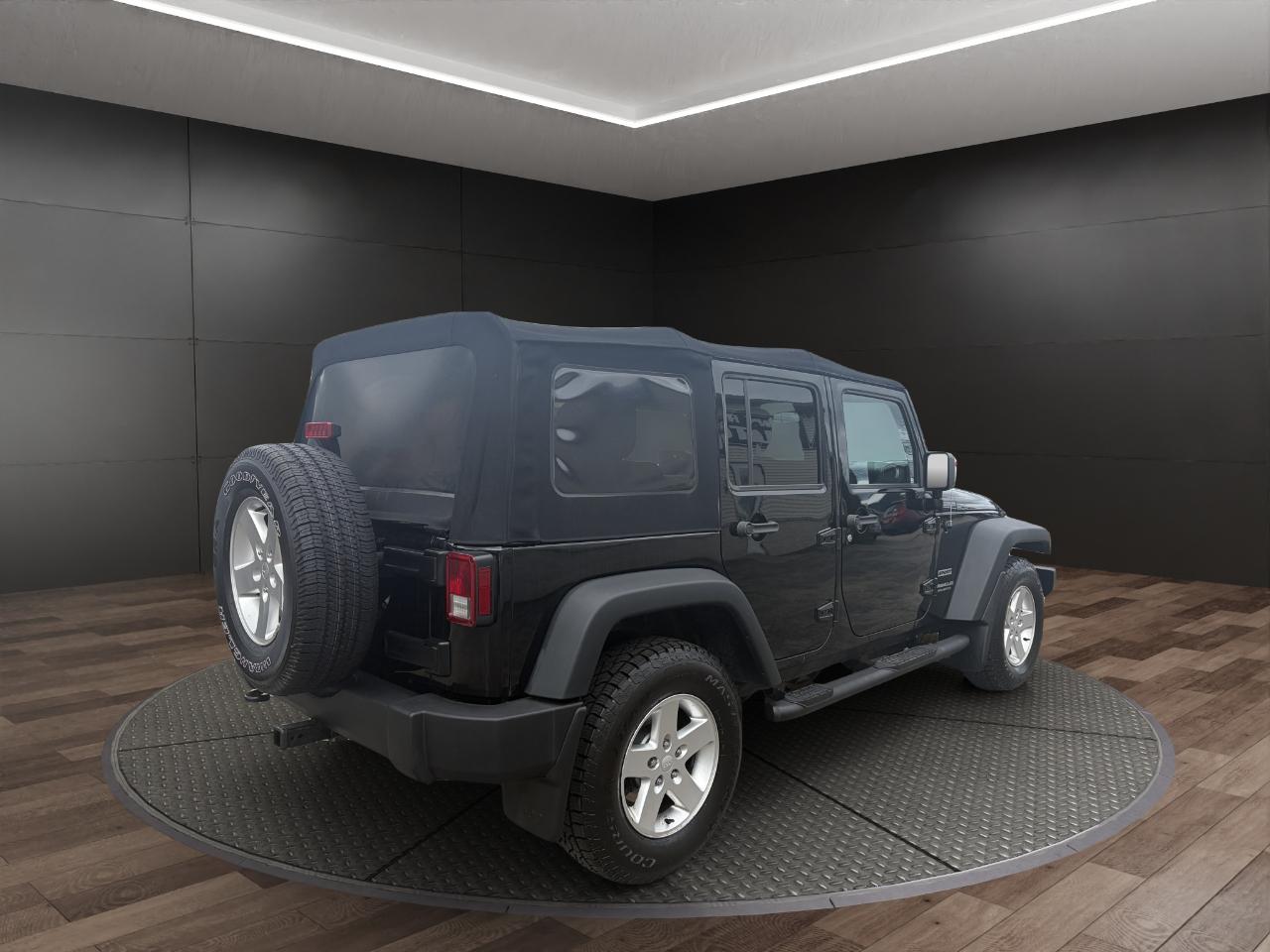 Jeep Wrangler Unlimited 4WD 4dr Sport 2016