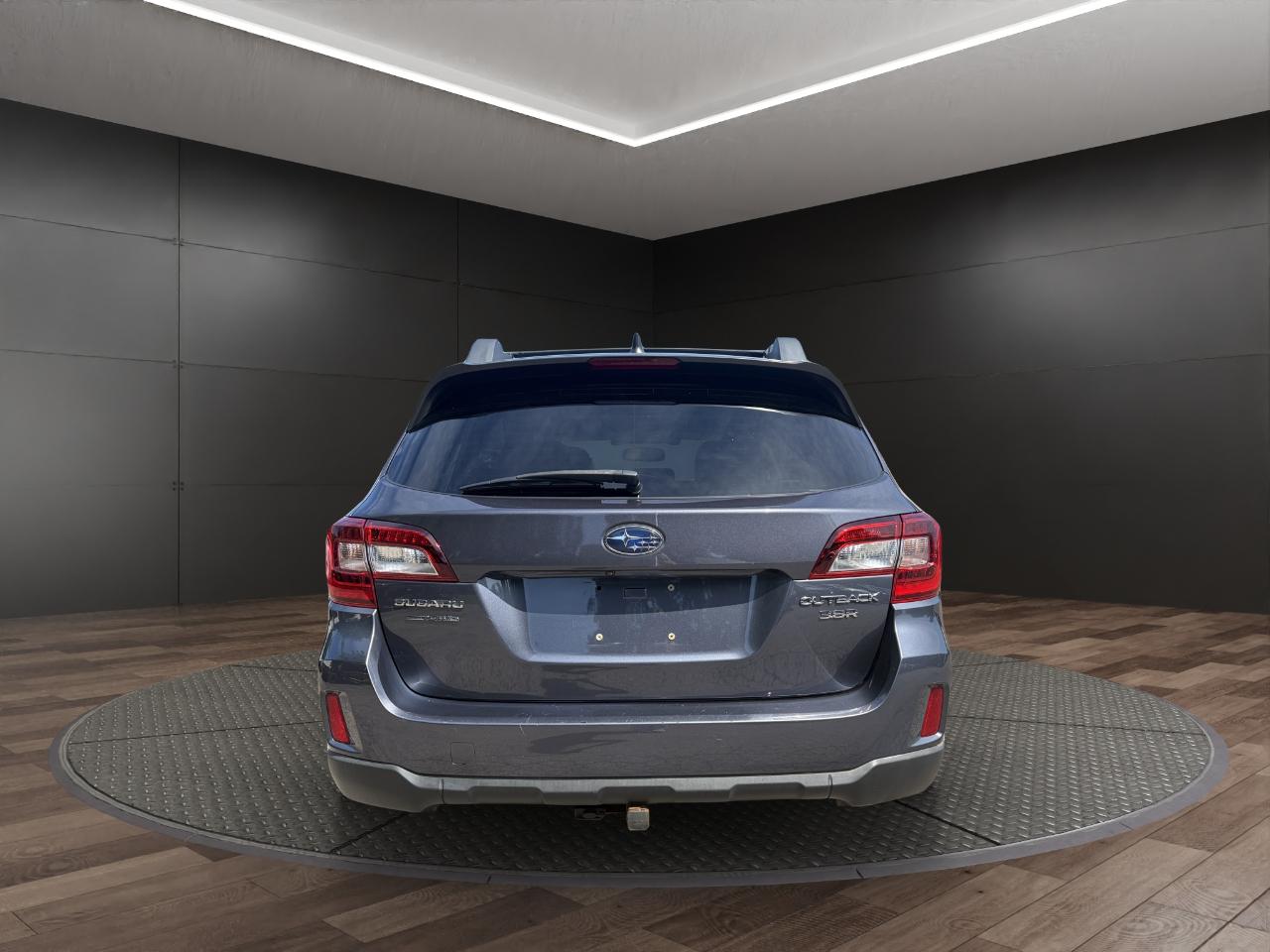 Subaru Outback 4dr Wgn 3.6R Limited 2016