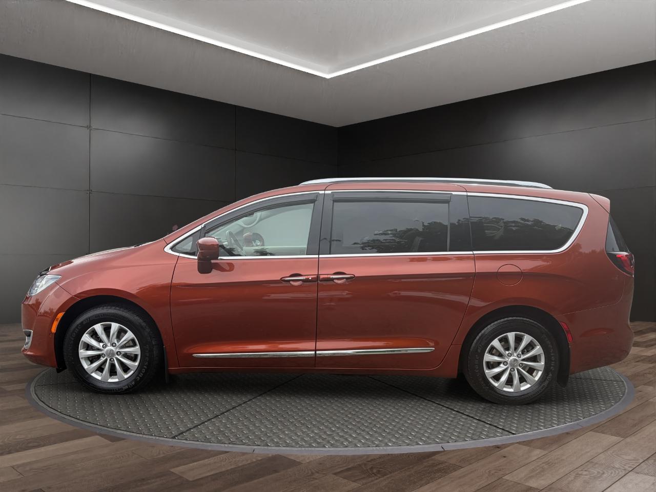 Chrysler Pacifica Touring L Plus FWD 2018
