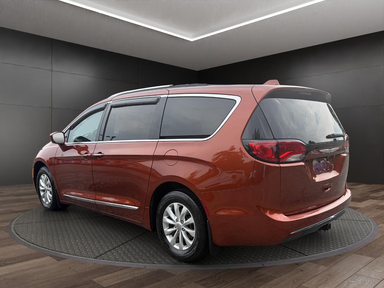 Chrysler Pacifica Touring L Plus FWD 2018