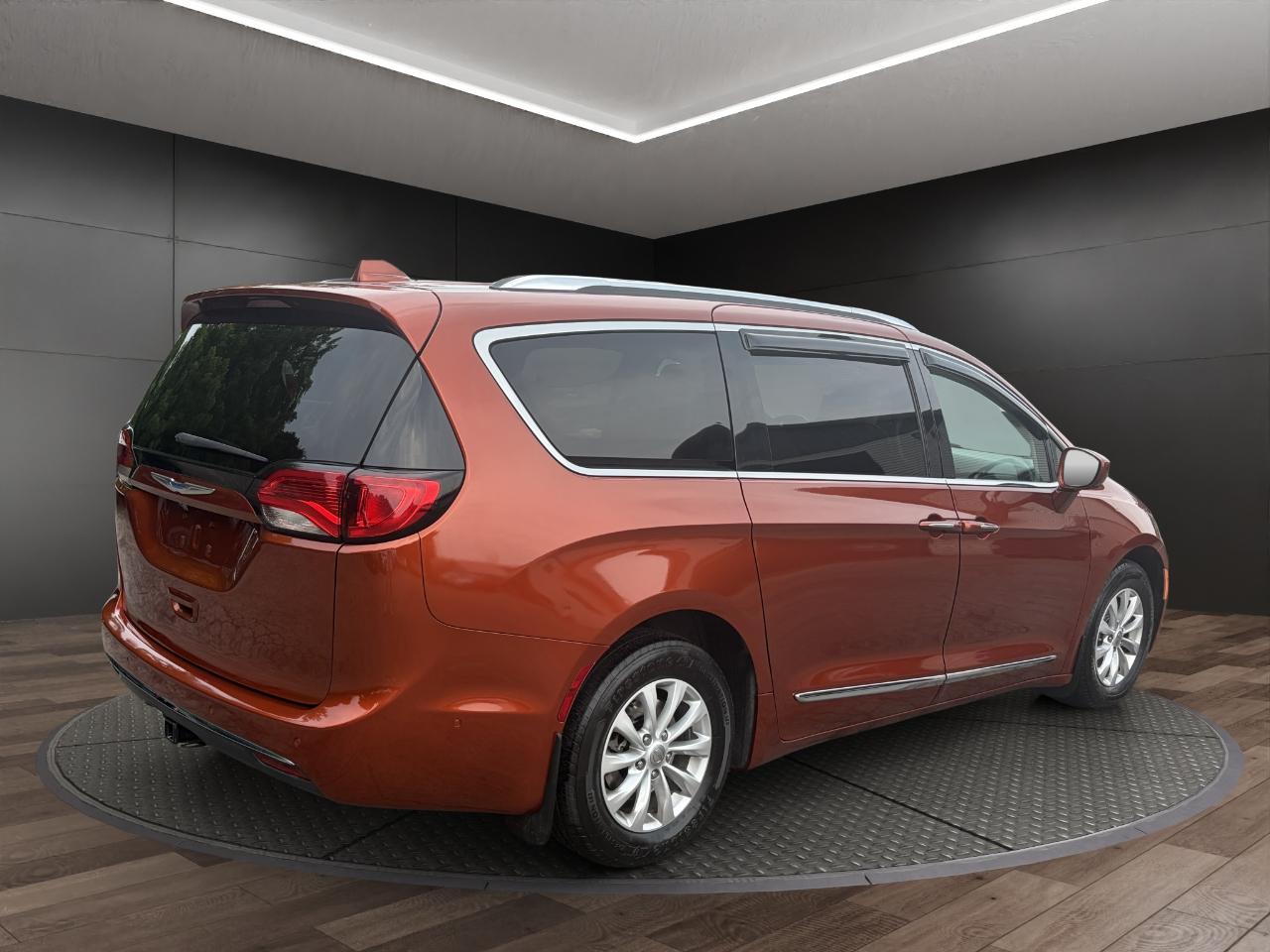 Chrysler Pacifica Touring L Plus FWD 2018