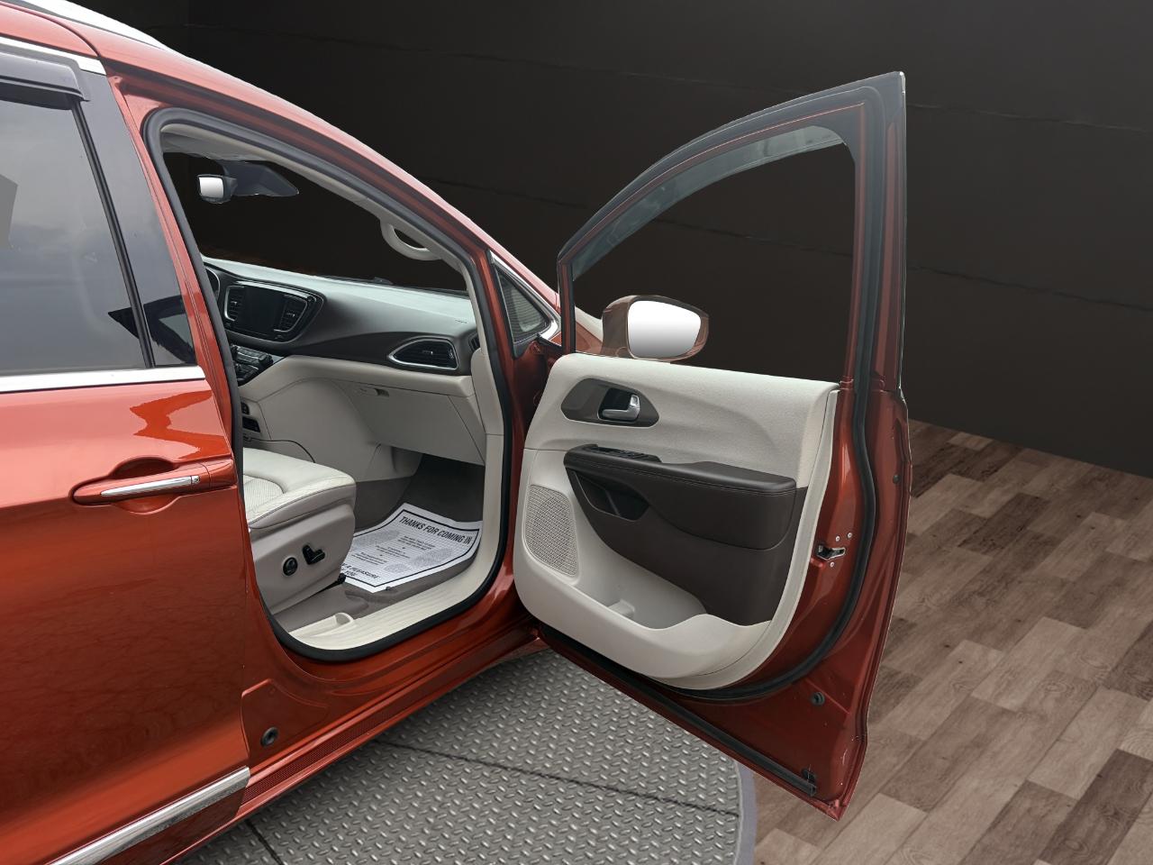 Chrysler Pacifica Touring L Plus FWD 2018