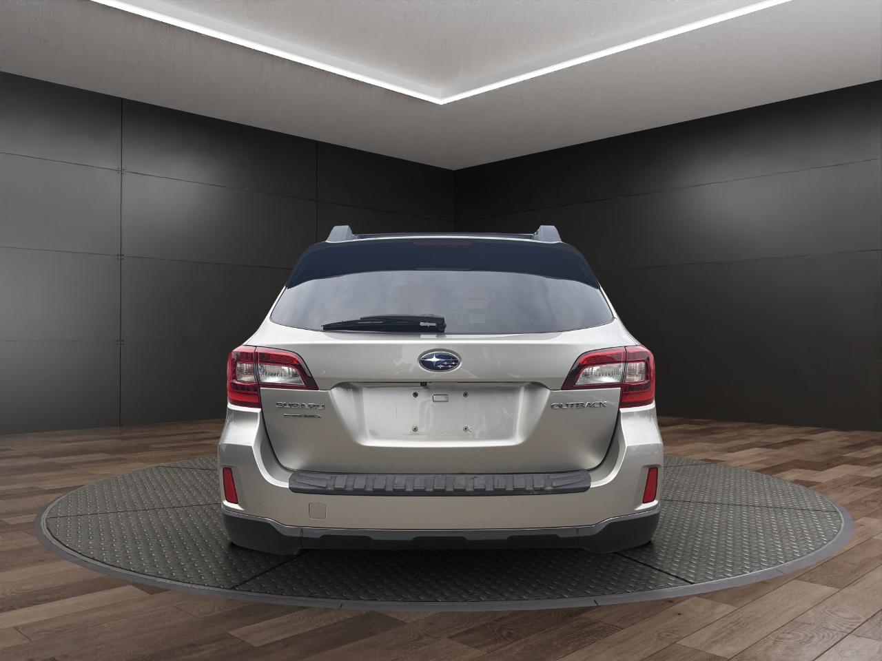 Subaru Outback 4dr Wgn 2.5i Limited PZEV 2015