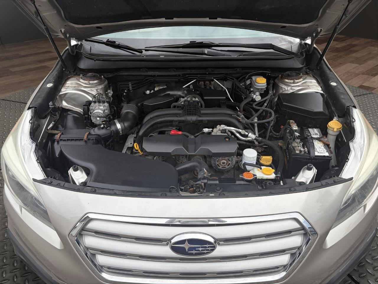 Subaru Outback 4dr Wgn 2.5i Limited PZEV 2015