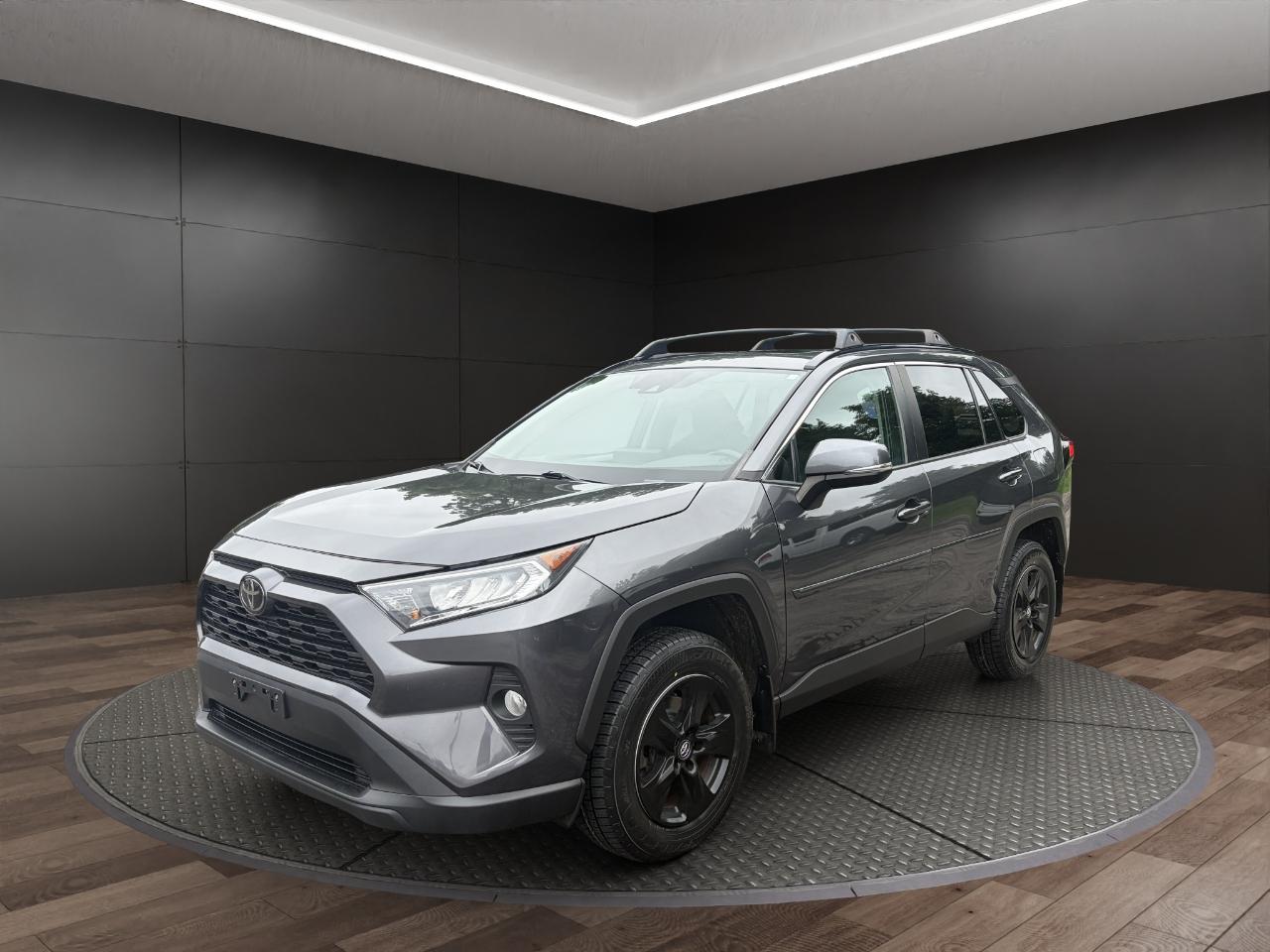 Toyota RAV4 XLE AWD (Natl) 2020
