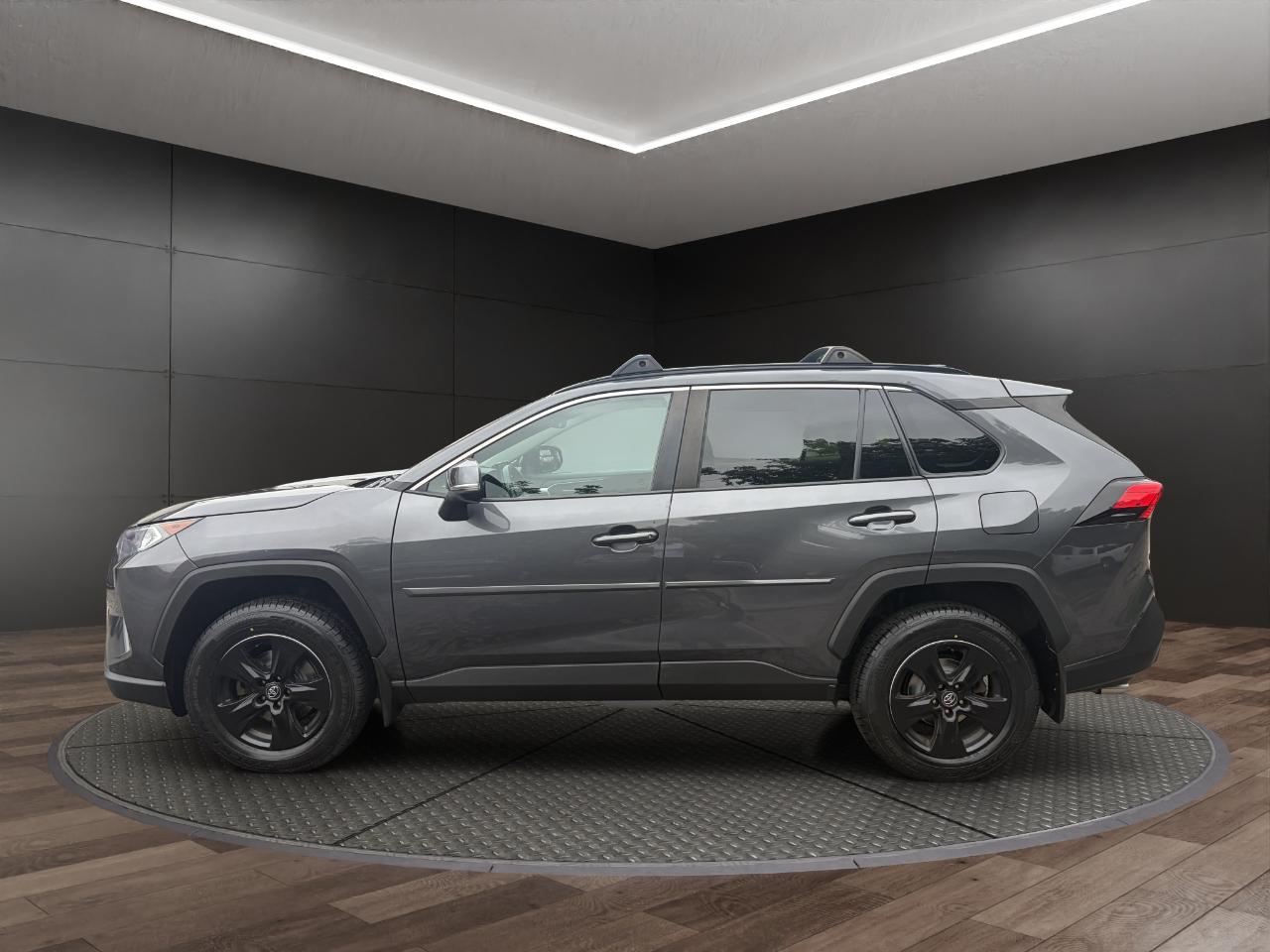 Toyota RAV4 XLE AWD (Natl) 2020