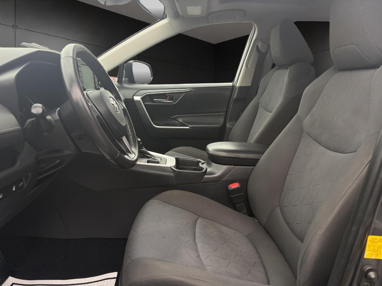Toyota RAV4 XLE AWD (Natl) 2020