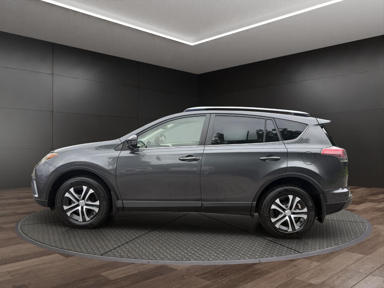 Toyota RAV4 AWD 4dr LE (Natl) 2016