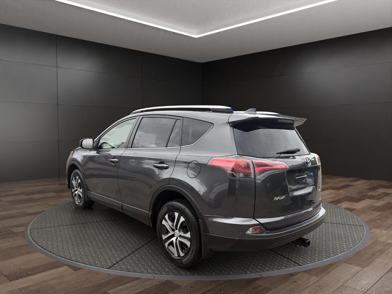 Toyota RAV4 AWD 4dr LE (Natl) 2016
