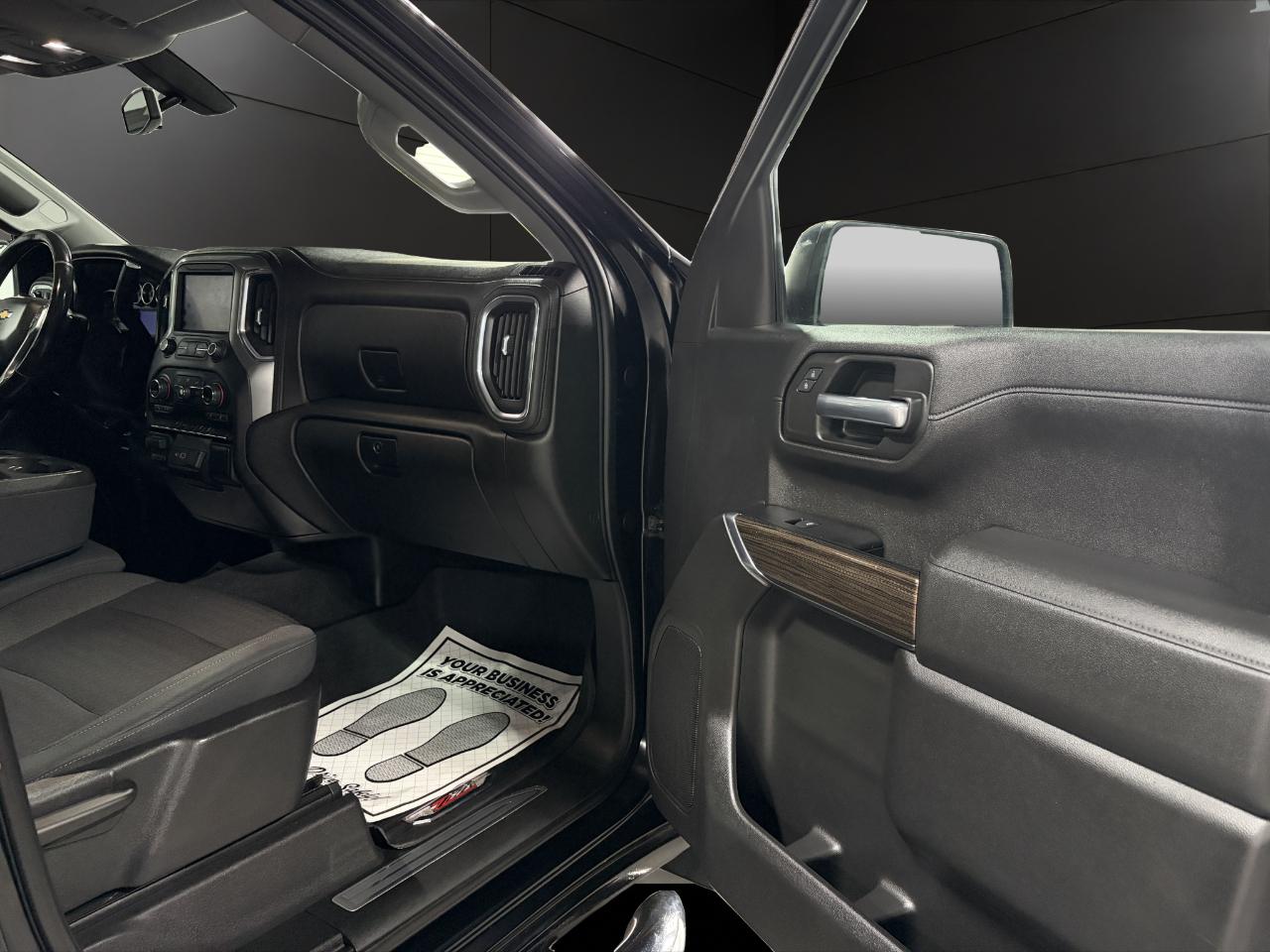 Chevrolet Silverado 1500 4WD Crew Cab 147" LT 2019