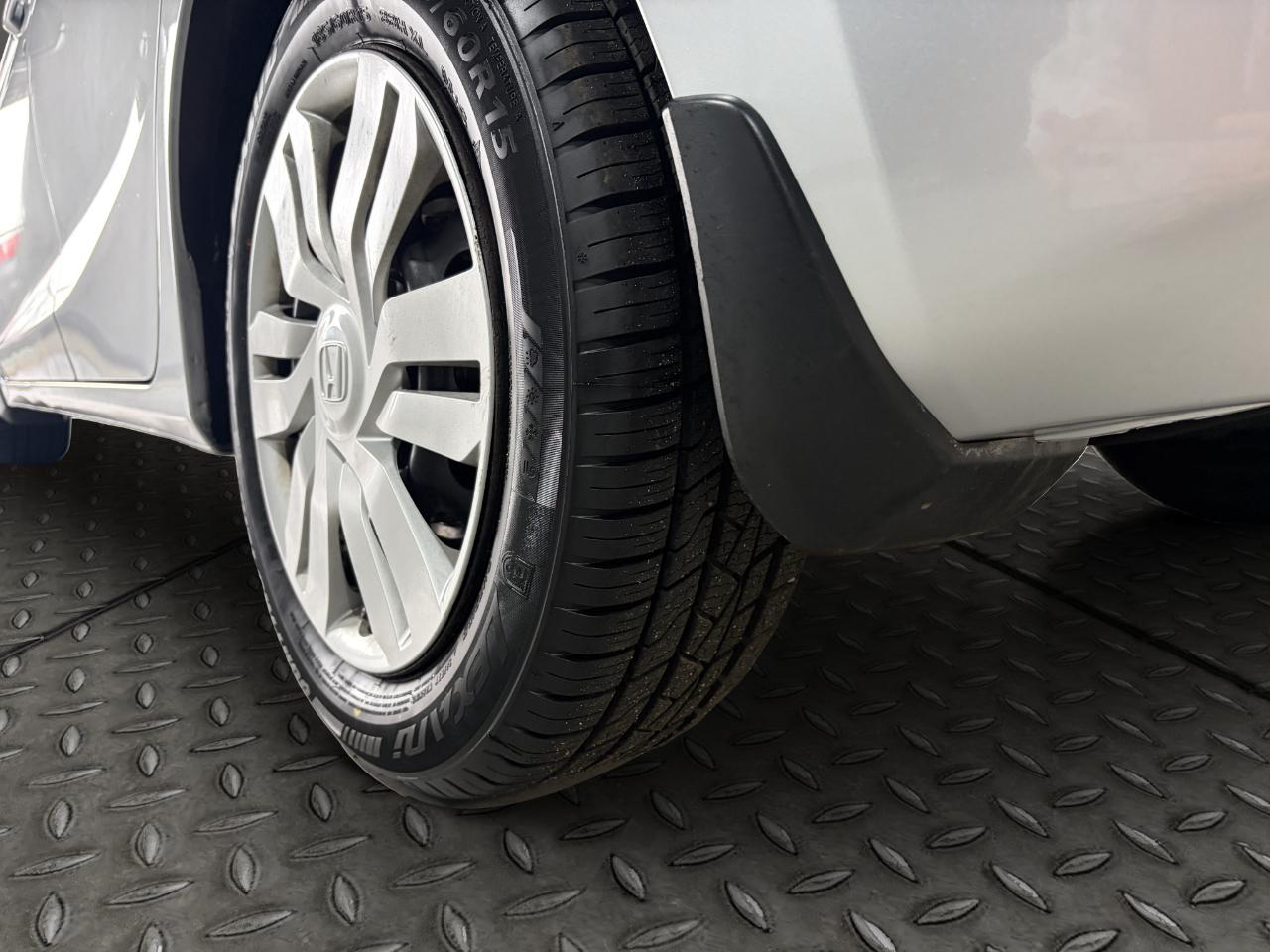Honda Fit 5dr HB CVT LX 2015