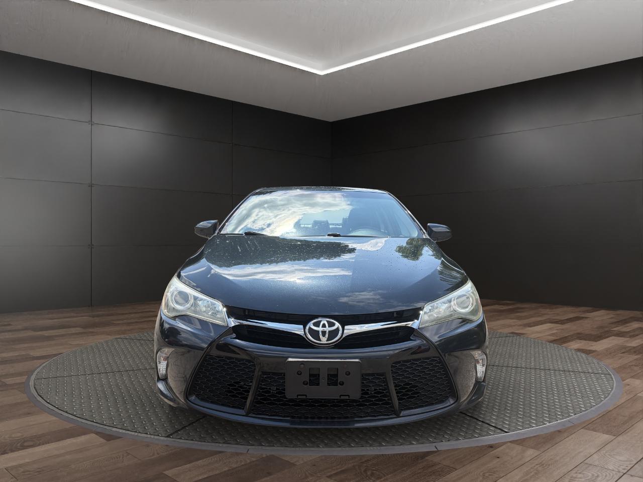 Toyota Camry 4dr Sdn I4 Auto SE (Natl) 2015