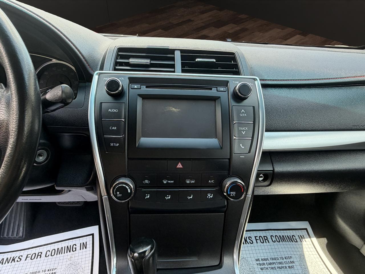 Toyota Camry 4dr Sdn I4 Auto SE (Natl) 2015